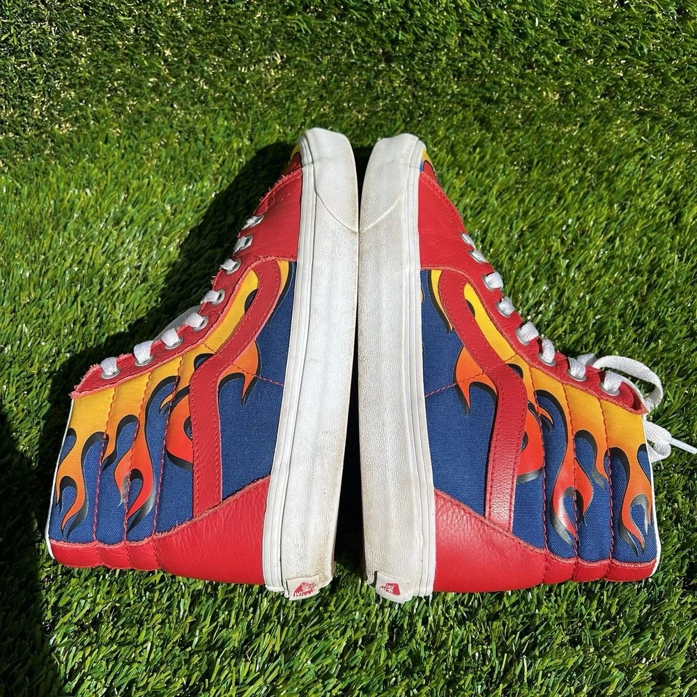 Vans Men Size 7 Women Size 8.5 Sk8-Hi Racer Leather Sneaker in Awesome Red